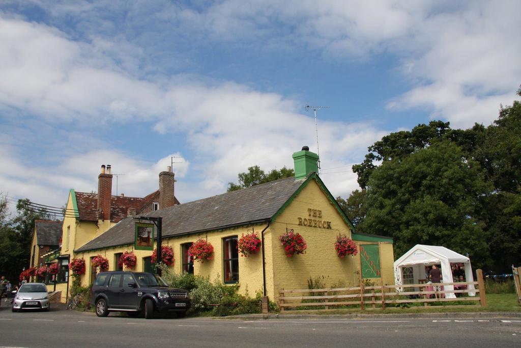 The Roebuck Inn Луис Екстериор снимка